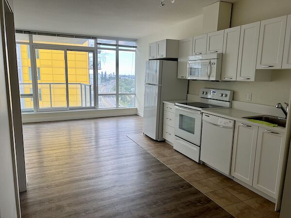 Calgary 2 bedrooms Condo Unit for rent. Property photo: 528951-2