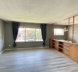 4-BEDROOM 2-BATHROOM HOUSE W/ DEN + DOUBLE CAR GARAGE IN MAYLAND HEIGHTS