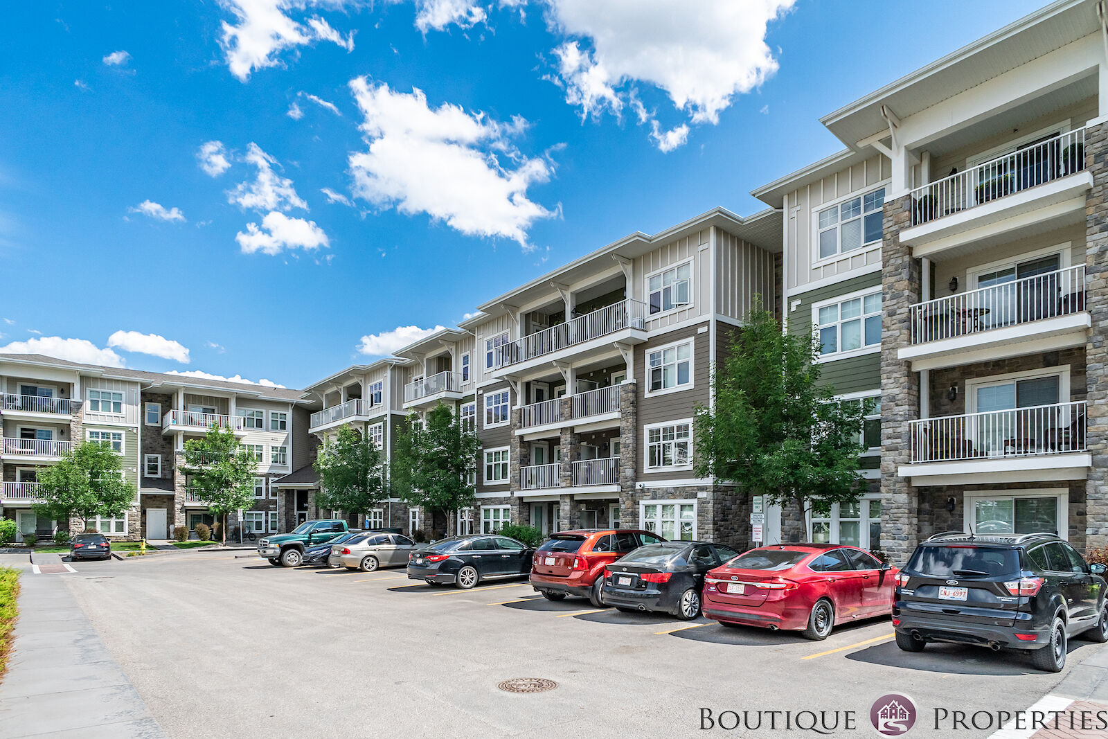 Calgary 2 bedrooms Condo Unit for rent. Property photo: 528982-1