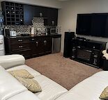 Cozy 2 bedroom suite (furnished) in Royal Oak NW