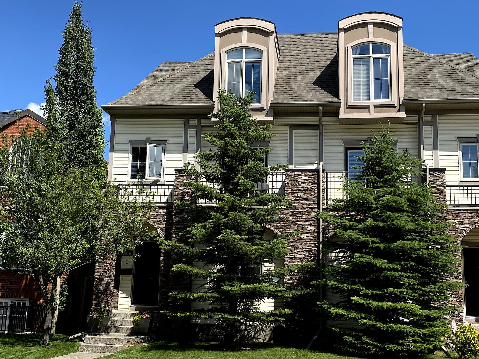 Calgary 3 bedrooms Townhouse for rent. Property photo: 529235-1