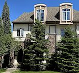 Fully Furnished and Outfitted, Inner City 3 Bedroom Townhouse