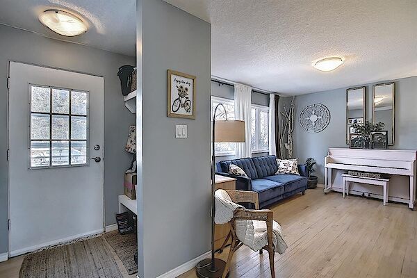 Calgary 3 bedrooms Main Floor for rent. Property photo: 529288-3