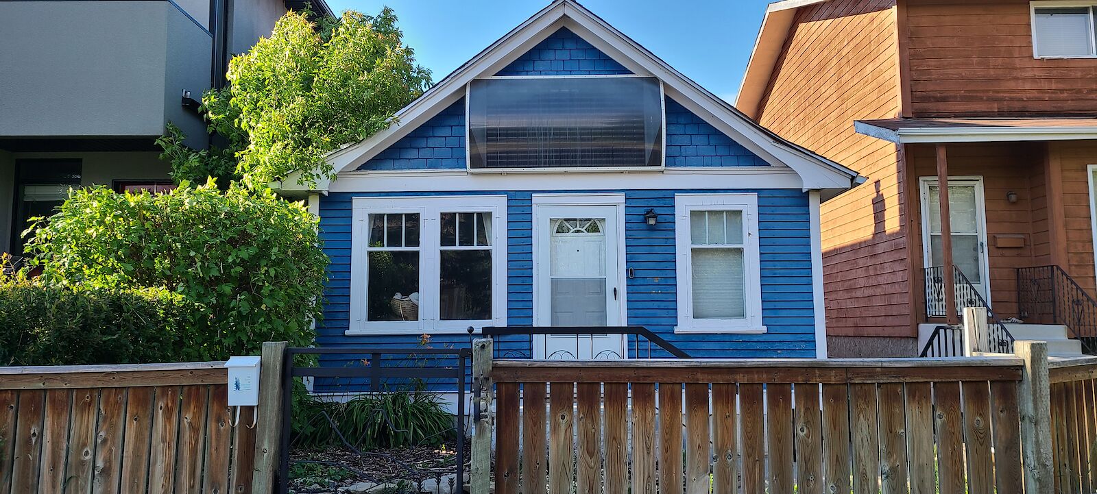 Calgary 2 bedrooms House for rent. Property photo: 529344-1