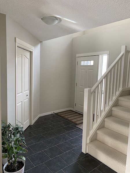 Calgary 4 + Den bedrooms House for rent. Property photo: 529381-3
