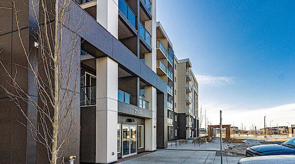 Stunning 2 Bed/2 Bath w/ laundry, parking, and UNDERGROUND HEATED PARKING!