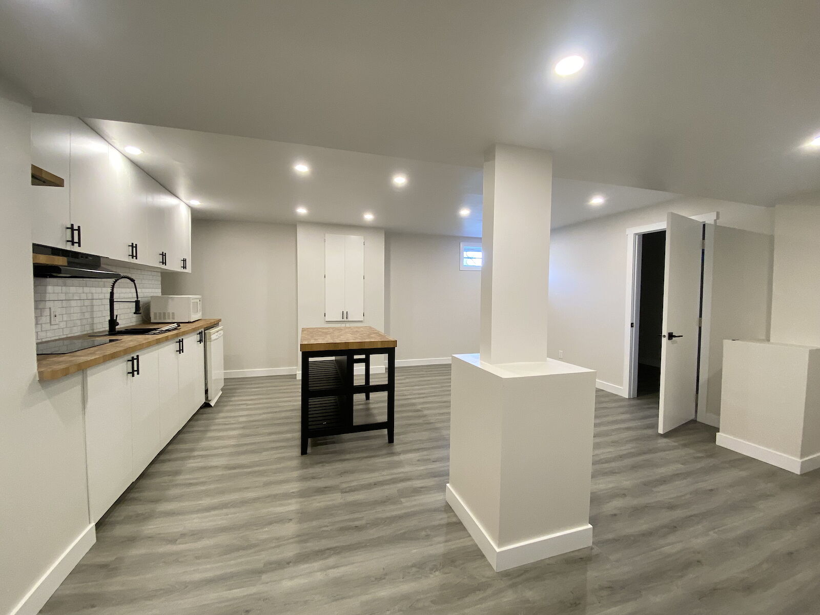 Calgary 1 + Den bedrooms Basement for rent. Property photo: 529841-1