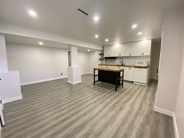 Calgary 1 + Den bedrooms Basement for rent. Property photo: 529841-2