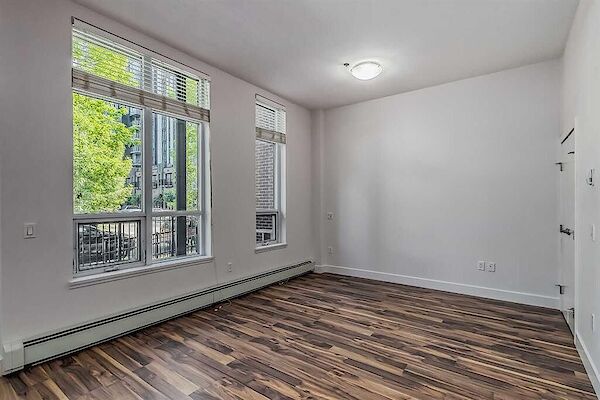 Calgary studio Condo Unit for rent. Property photo: 530074-2