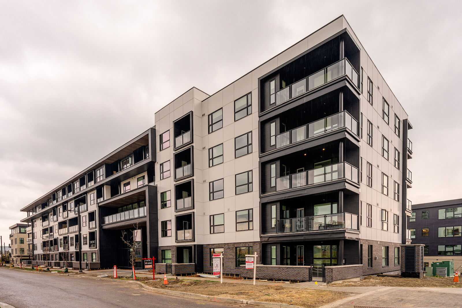 Calgary 1 bedroom Condo Unit for rent. Property photo: 530163-1
