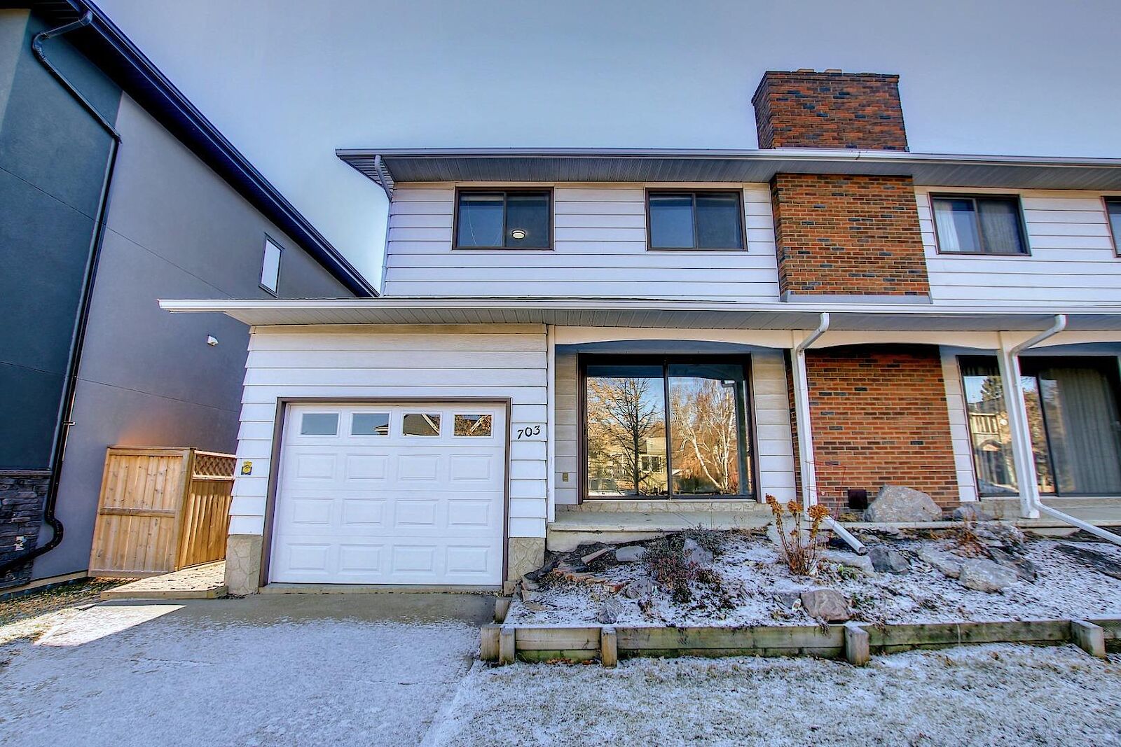 Calgary studio Basement for rent. Property photo: 530447-1