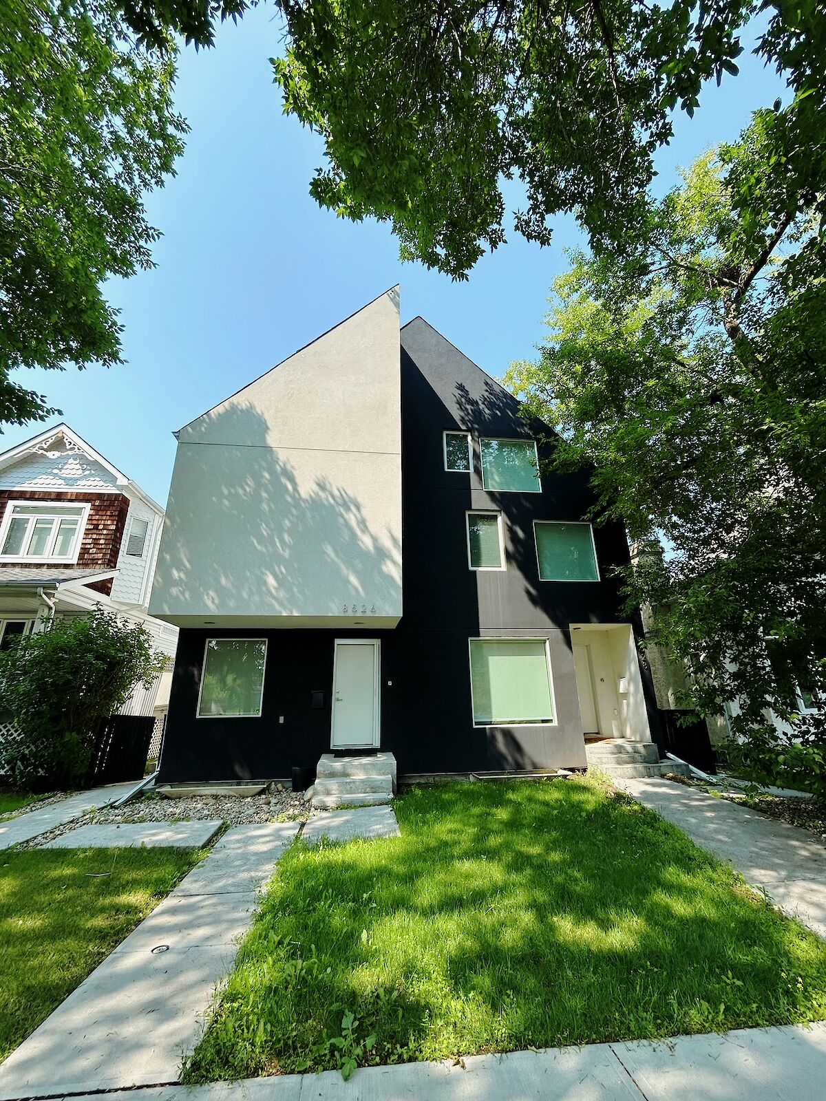 Edmonton 4 + Den bedrooms Duplex for rent. Property photo: 530544-1