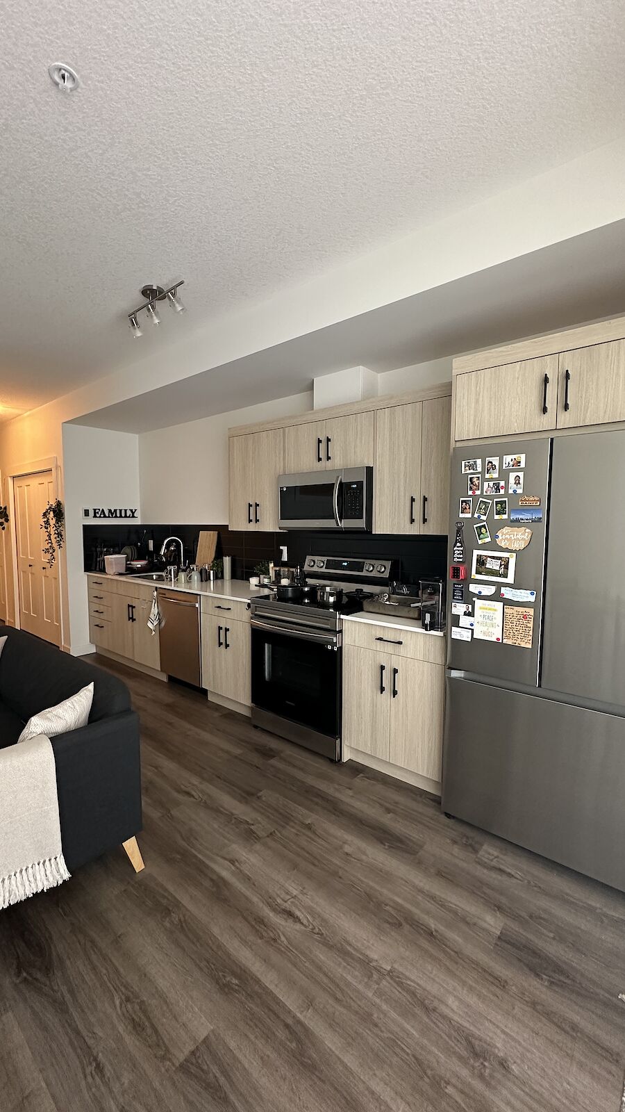 Calgary 1 bedroom Condo Unit for rent. Property photo: 530807-1