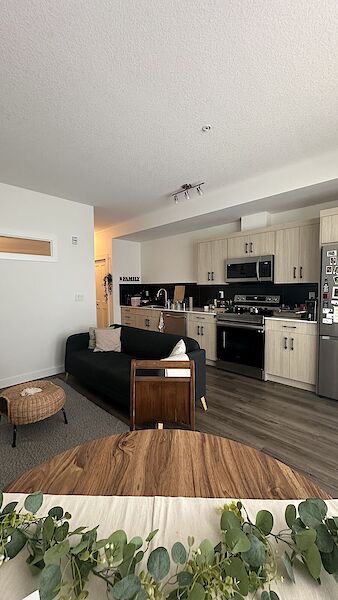 Calgary 1 bedroom Condo Unit for rent. Property photo: 530807-2