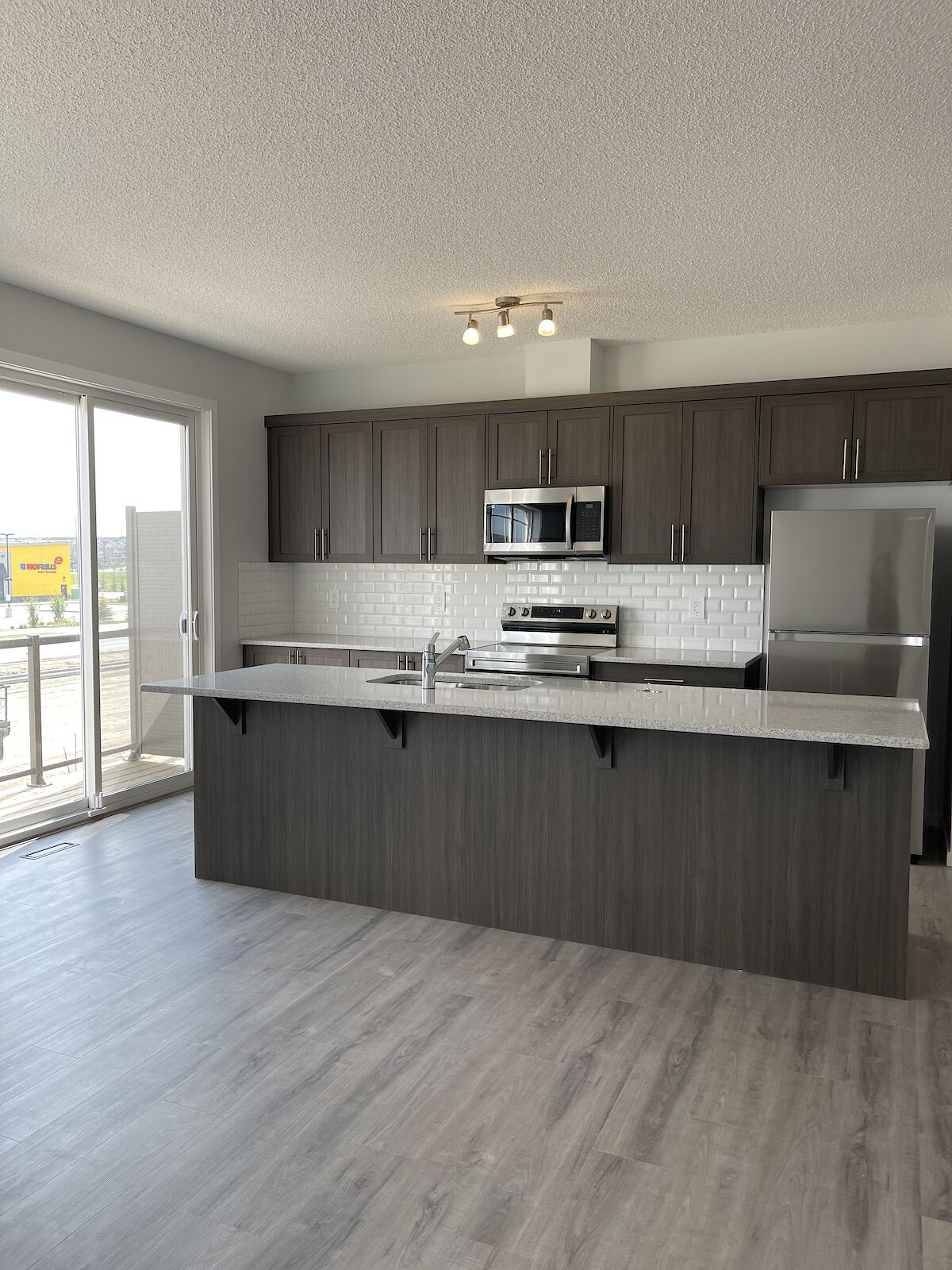 Calgary 3 bedrooms Townhouse for rent. Property photo: 530821-1