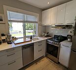 Contemporary one bedroom in the heart of Mission