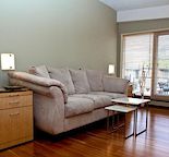 TOP FLOOR 2 BEDROOM MODERN CONDO in SUNNYSIDE! IDEAL LOCATION!