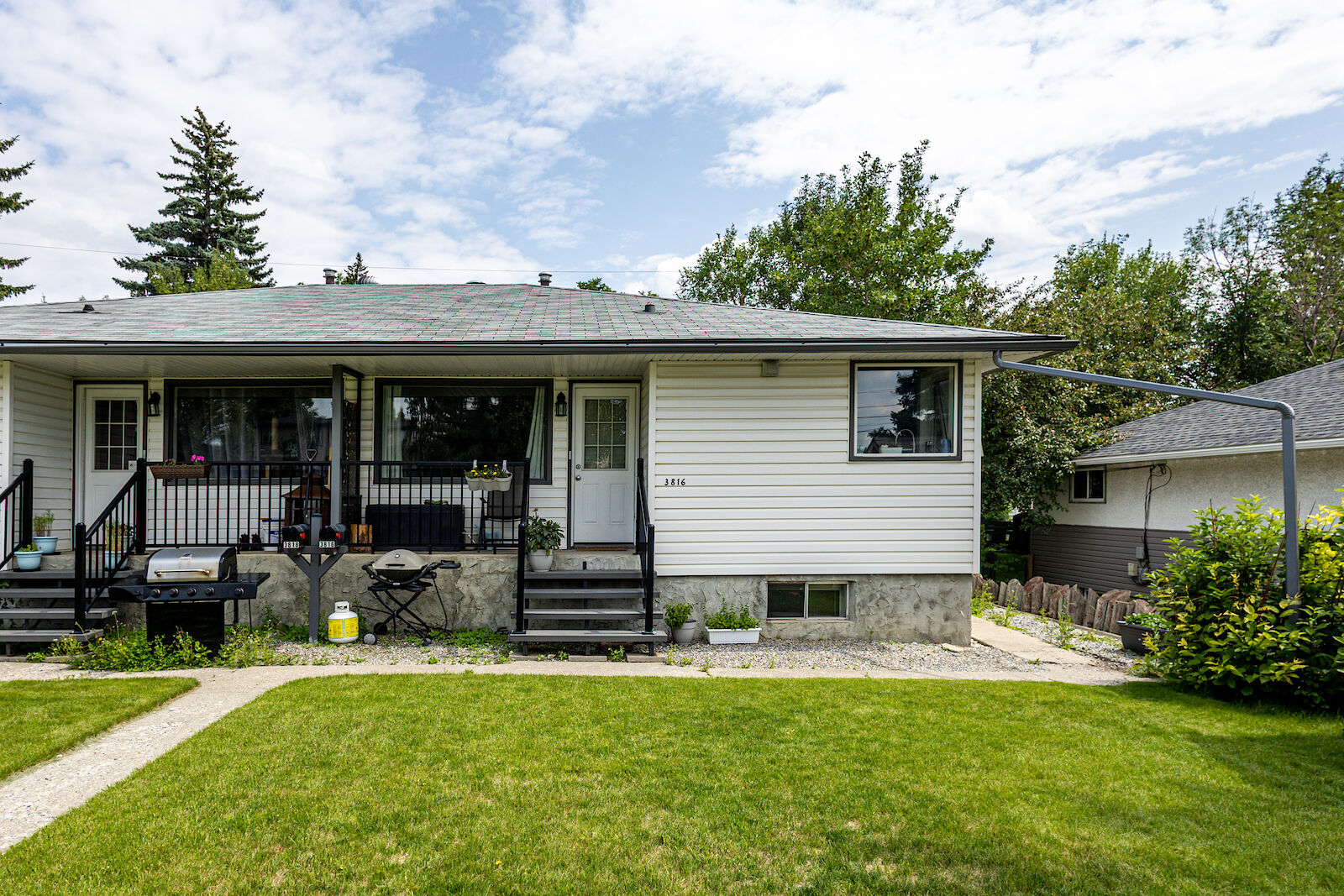 Calgary 2 bedrooms Main Floor for rent. Property photo: 532115-1