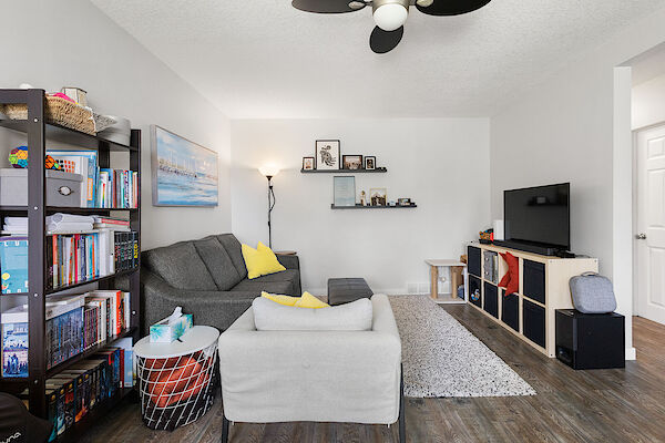 Calgary 2 bedrooms Main Floor for rent. Property photo: 532115-3
