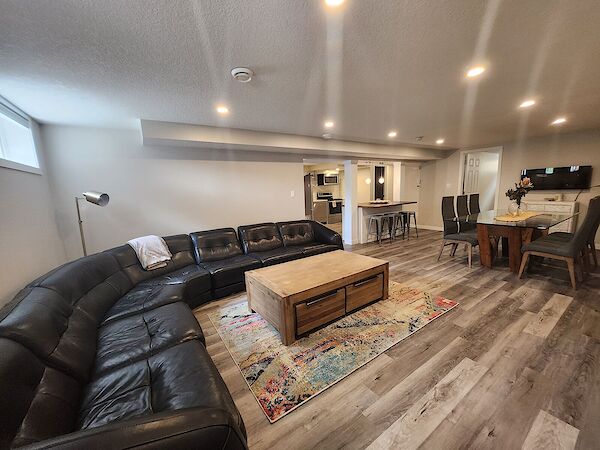 Raised Basement Suite w/ optional furnishings (pets negotiable)