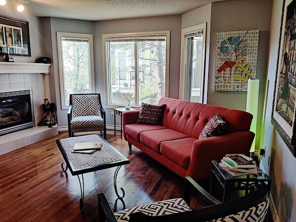 2 Bedroom Townhouse Close to Downtown