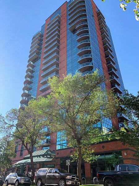 Furnished 2 Bedroom 2 Bathroom Condo in heart of downtown