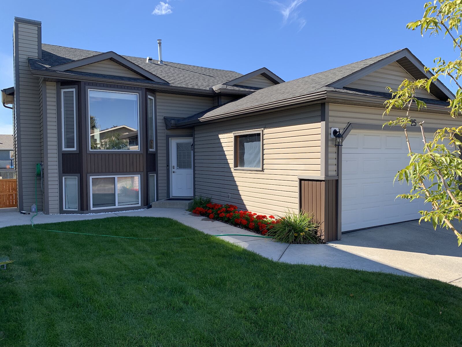 Calgary 3 bedrooms Main Floor for rent. Property photo: 533058-1