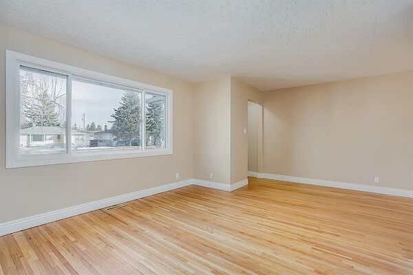 Calgary 3 bedrooms Main Floor for rent. Property photo: 533128-2