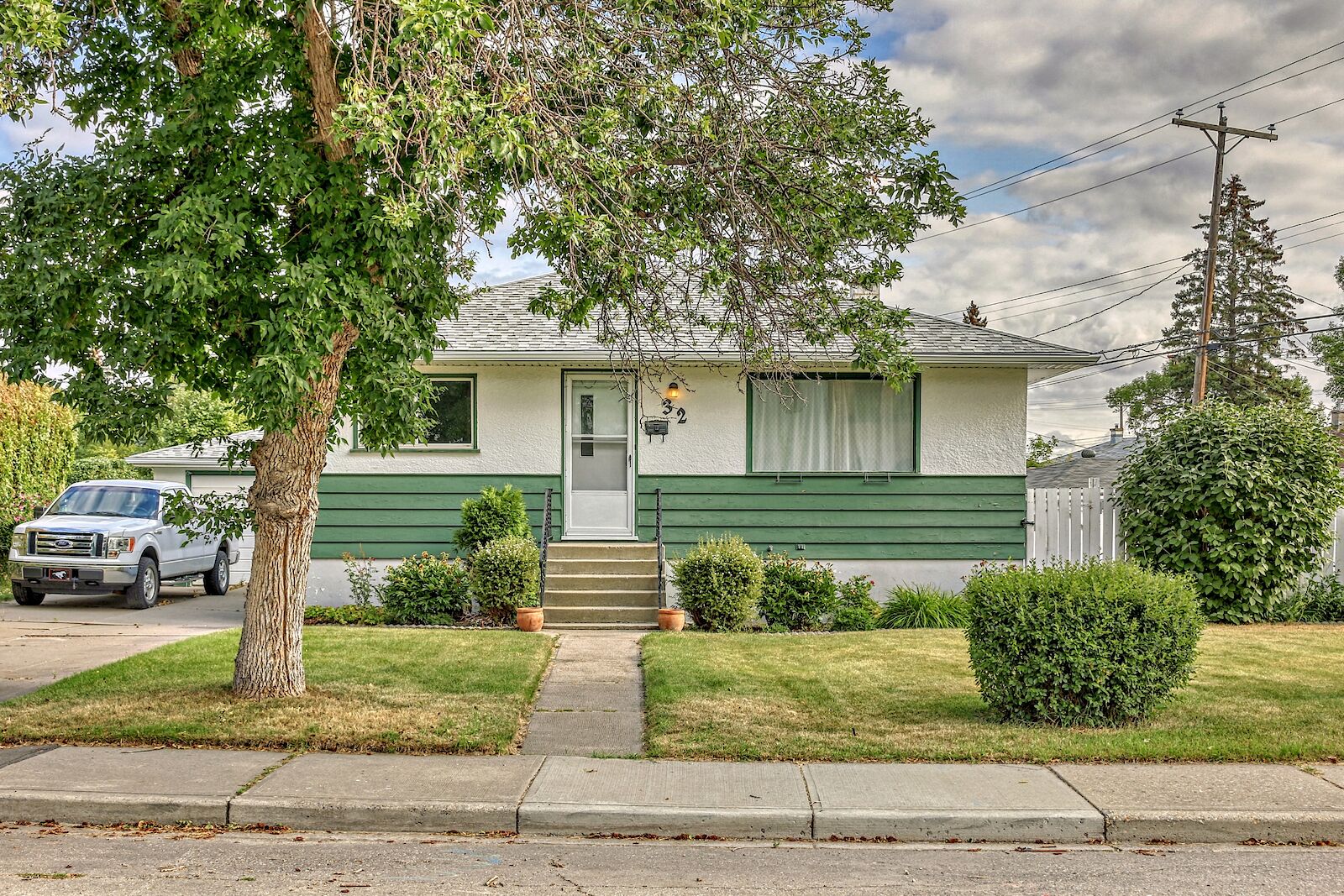 Calgary 2 bedrooms Main Floor for rent. Property photo: 533283-1