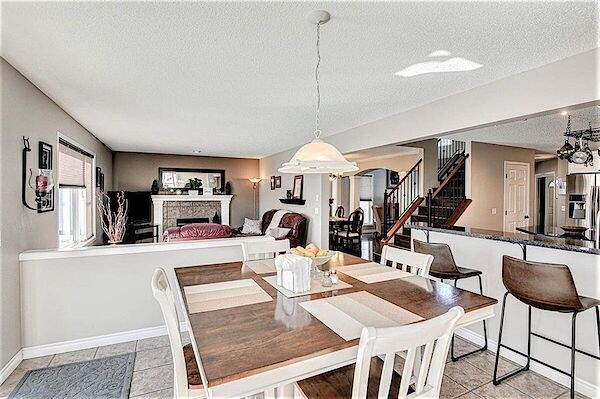 Calgary 4 bedrooms House for rent. Property photo: 533285-2