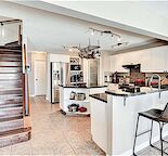 Large 4 Bedroom 3.5 Bathroom Detached House in Southwest Calgary