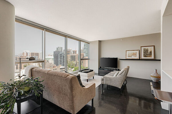 Calgary 1 + Den bedrooms Condo Unit for rent. Property photo: 533292-2