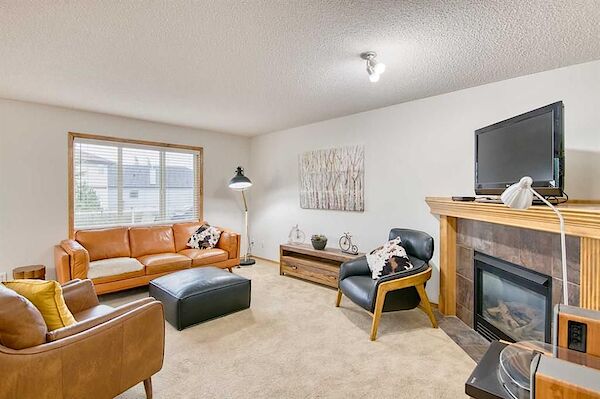 Calgary 3 + Den bedrooms Main Floor for rent. Property photo: 533330-3