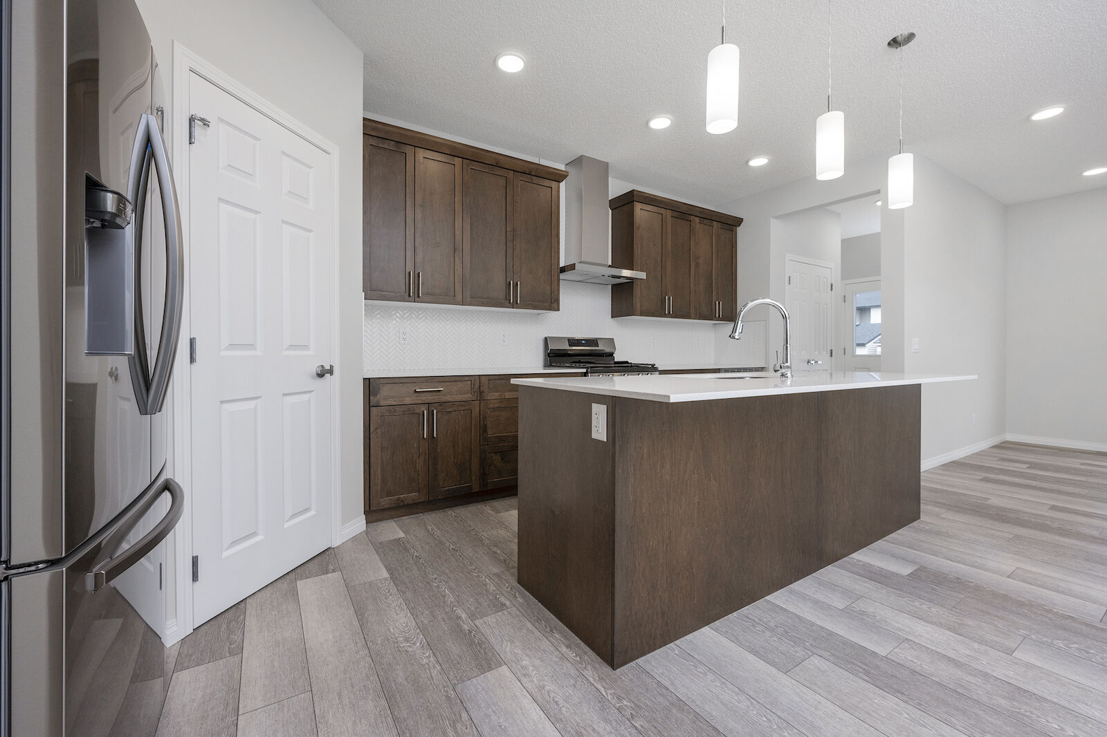 Calgary 5 bedrooms Main Floor for rent. Property photo: 533418-1