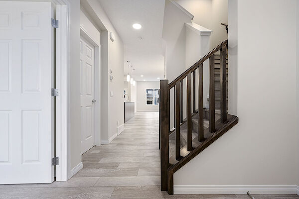 Calgary 5 bedrooms Main Floor for rent. Property photo: 533418-3