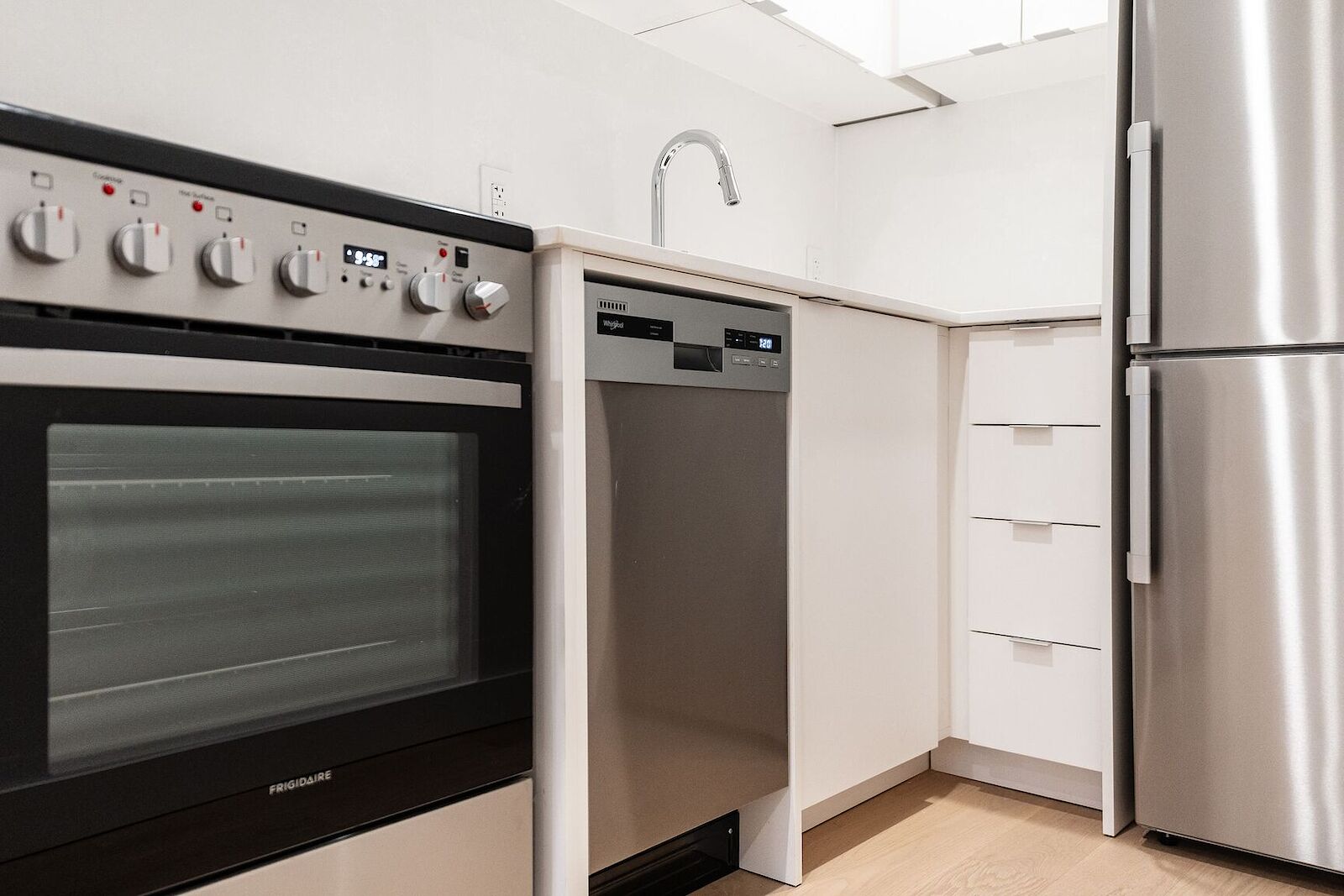 Toronto 2 bedrooms Apartment for rent. Property photo: 533576-1
