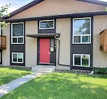 Cozy one bedroom close to shopping & LRT