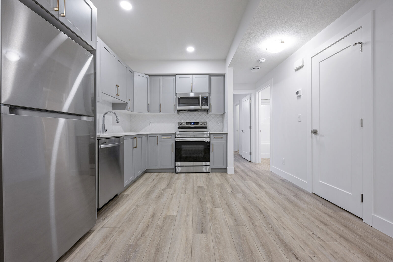 Calgary 1 bedroom Basement for rent. Property photo: 533823-1