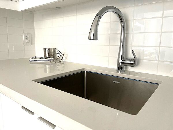 Toronto 2 bedrooms Apartment for rent. Property photo: 533900-3