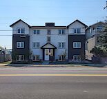 2 Bedroom - 1.5 Bath Top Floor Fronting Kensington Road NW-Avail October 1st
