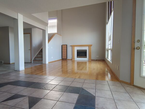 Calgary 3 + Den bedrooms Main Floor for rent. Property photo: 534176-3