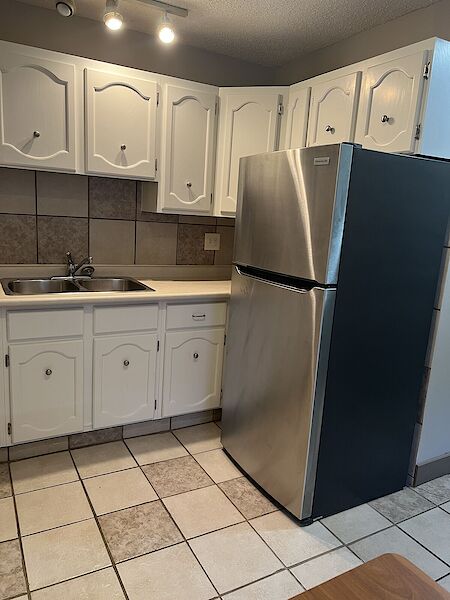 Calgary 3 bedrooms Apartment for rent. Property photo: 53418-3