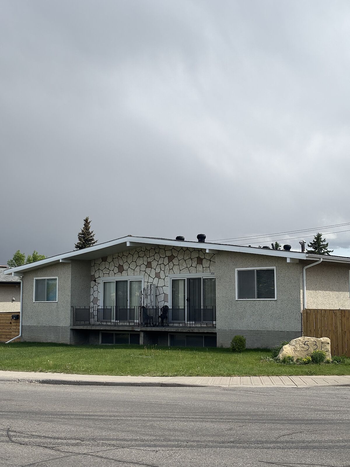 Calgary 3 bedrooms Duplex for rent. Property photo: 534362-1