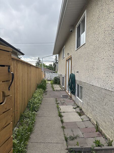 Calgary 3 bedrooms Duplex for rent. Property photo: 534362-2