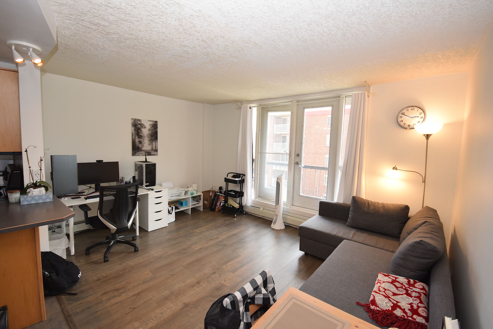 Calgary 1 bedroom Condo Unit for rent. Property photo: 534458-1