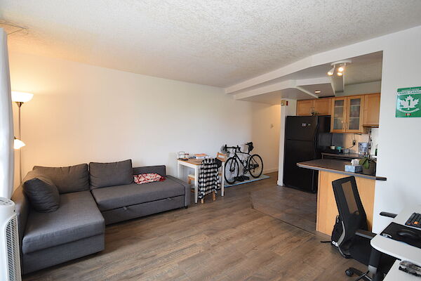 Calgary 1 bedroom Condo Unit for rent. Property photo: 534458-2