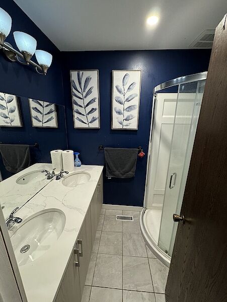 Calgary 2 bedrooms Room For Rent for rent. Property photo: 534611-2
