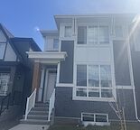 3 Bedrooms House with Flex room & Bonus Room