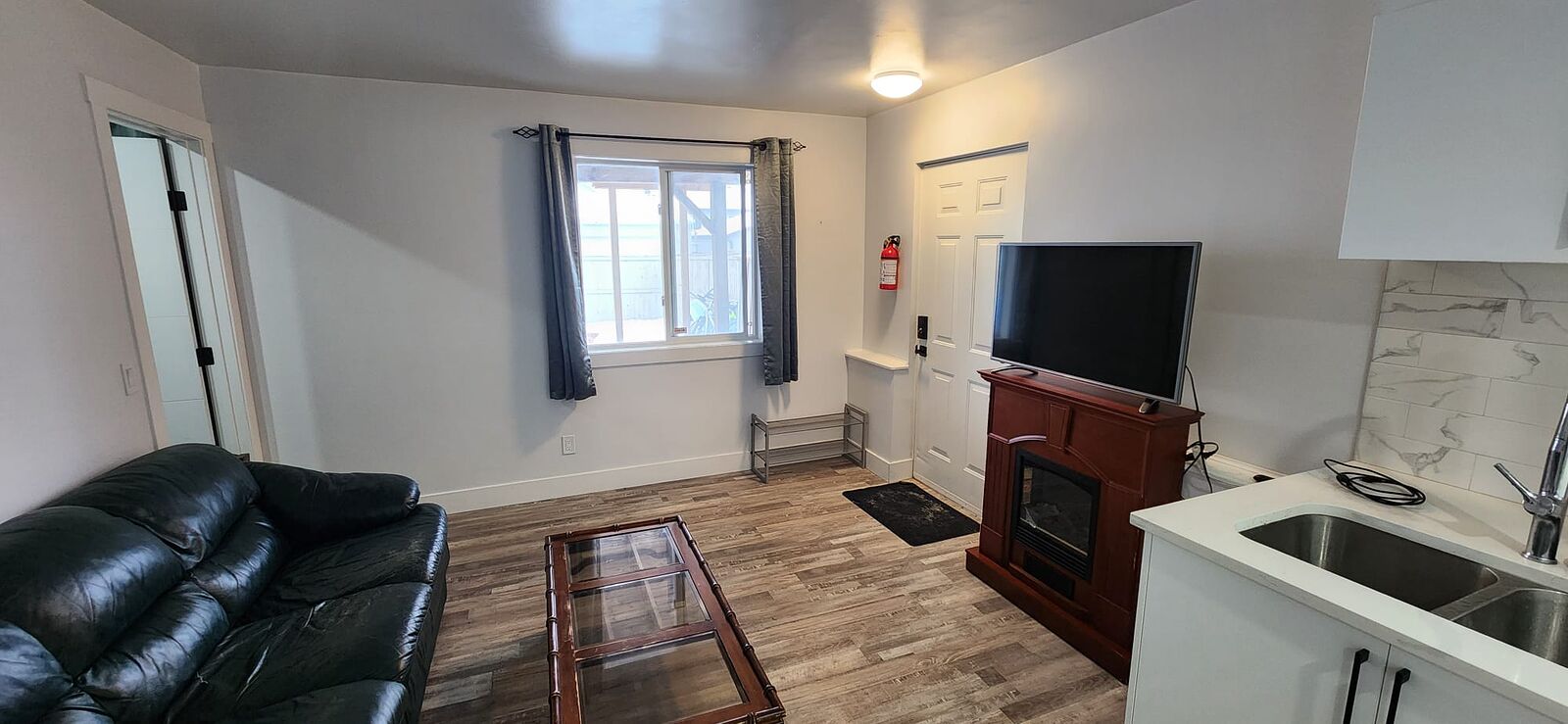 Calgary 1 bedroom Basement for rent. Property photo: 536055-1