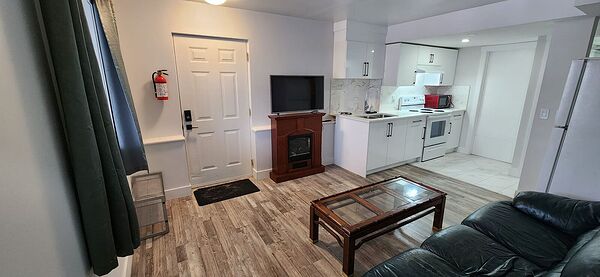 Calgary 1 bedroom Basement for rent. Property photo: 536055-2